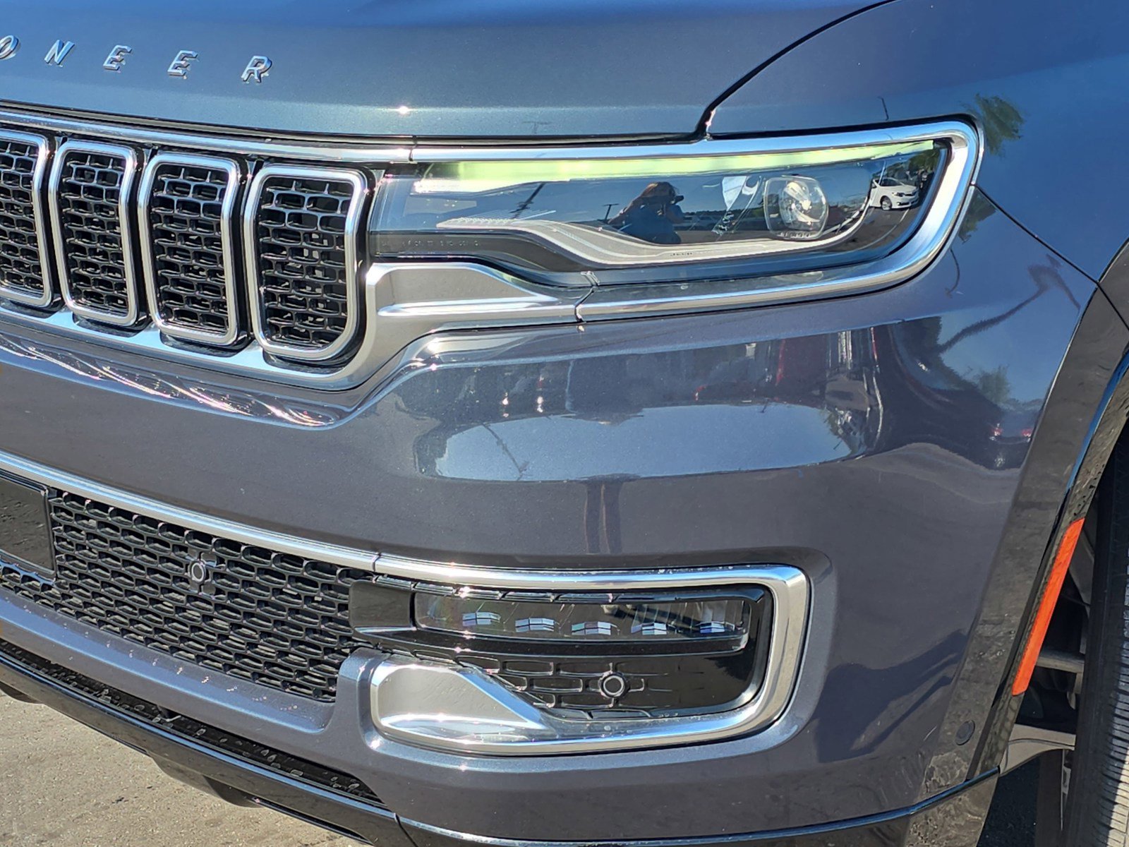 Used 2024 Jeep Wagoneer 4WD image 33