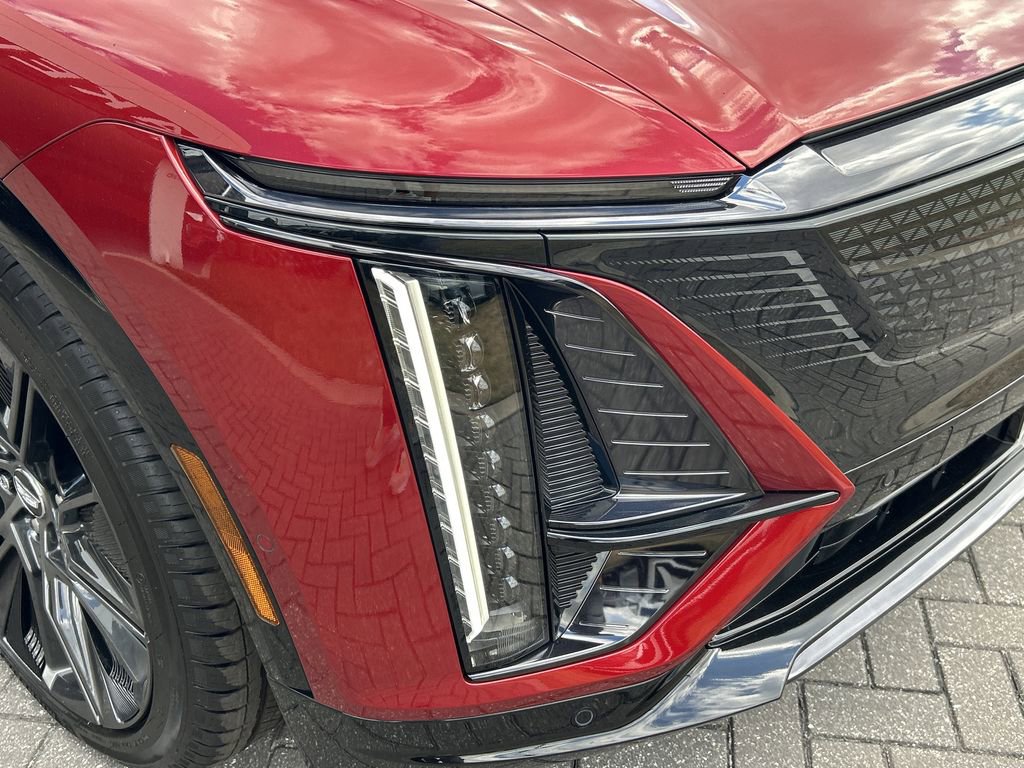 New 2026 Cadillac Lyriq Signature Sport w/ Nappa Leather Package AWD/4WD image 7