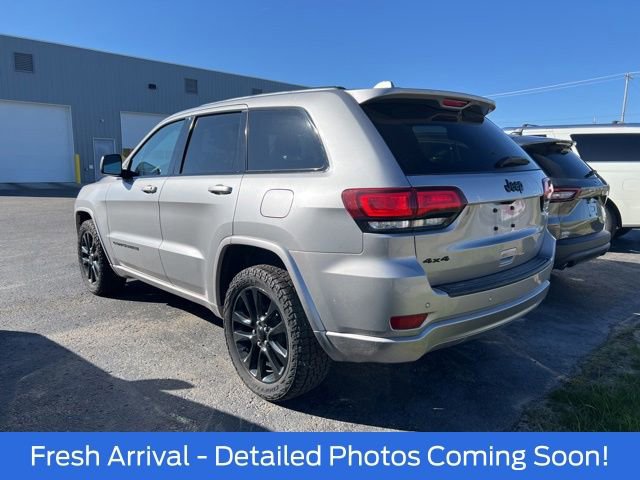 Used 2019 Jeep Grand Cherokee Altitude AWD/4WD image 6