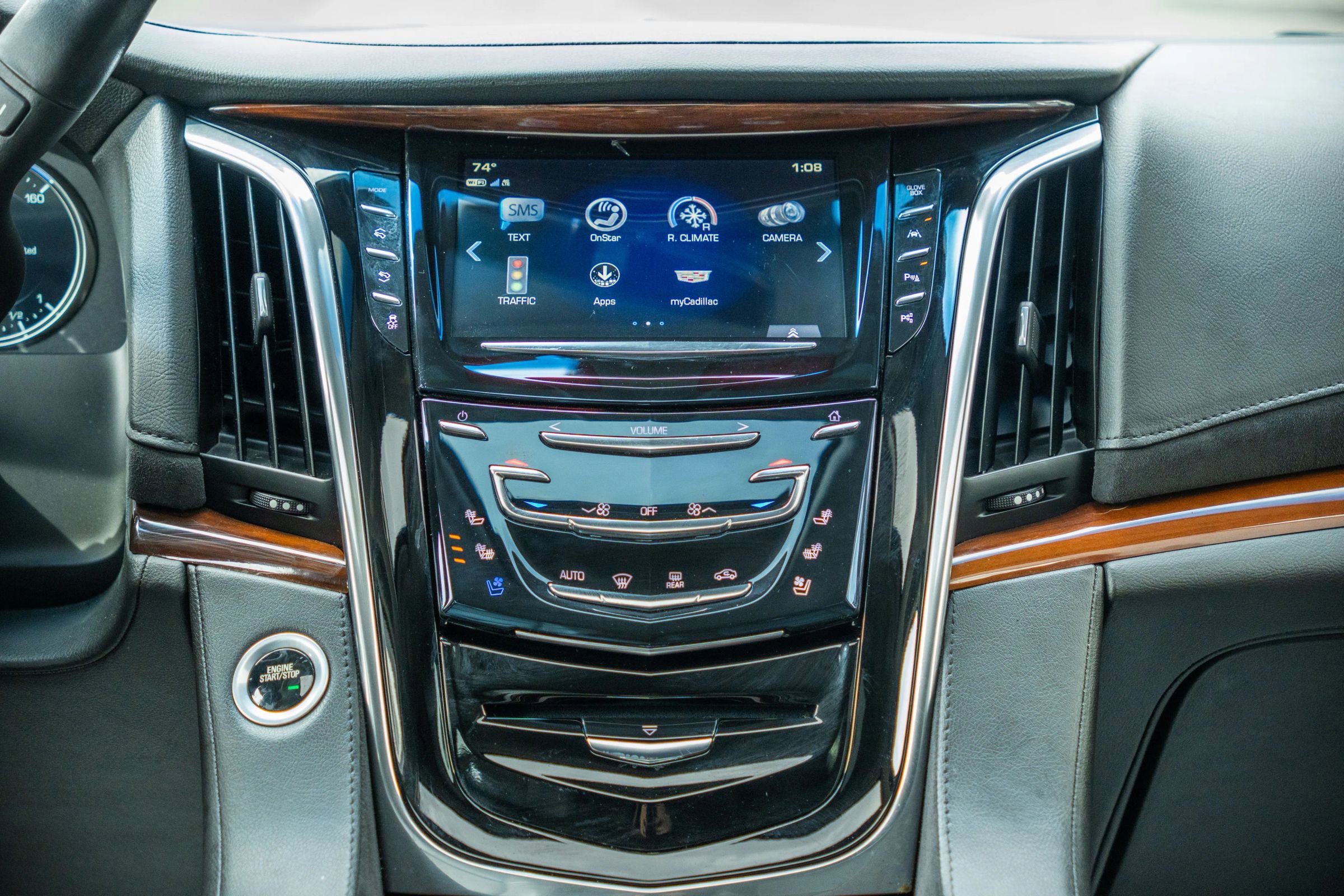 Used 2018 Cadillac Escalade Luxury image 9