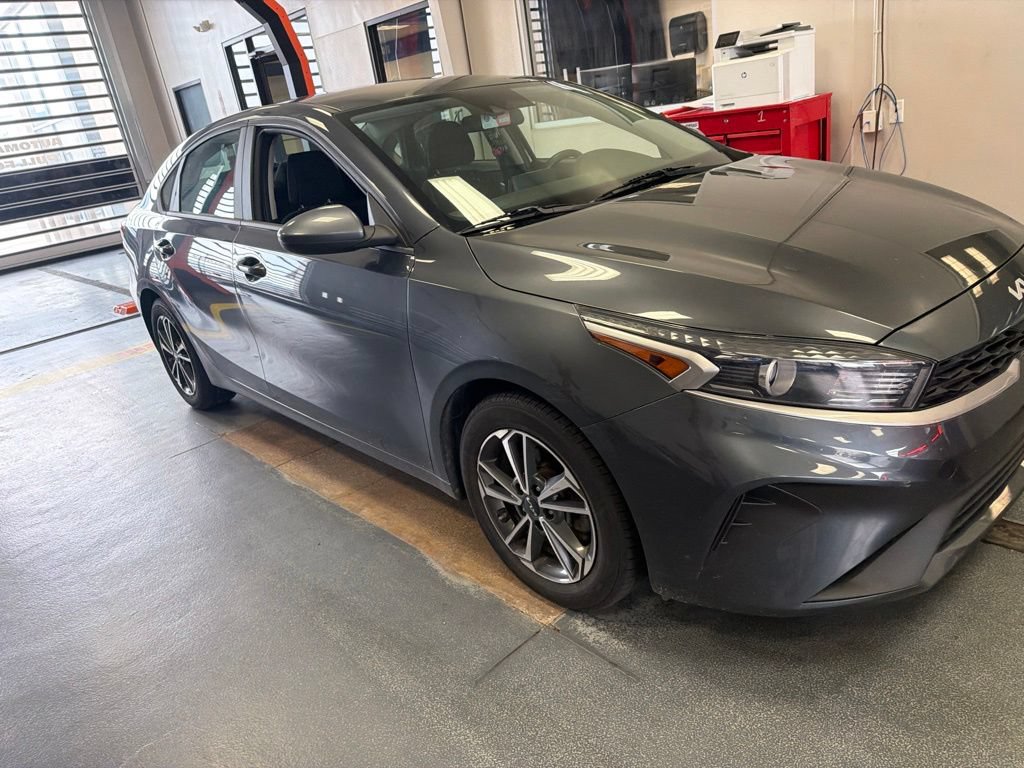 Used 2022 Kia Forte LXS FWD image 1