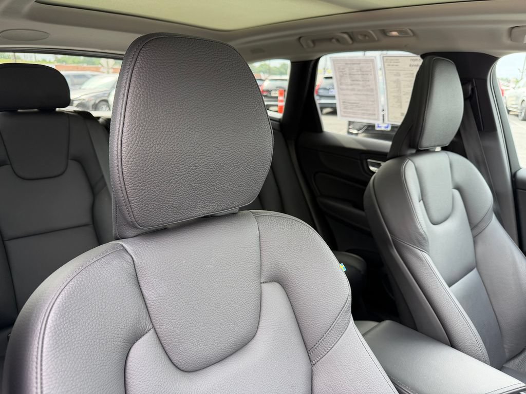 Certified 2024 Volvo XC60 T8 Plus w/ Protection Package Premier AWD/4WD image 16