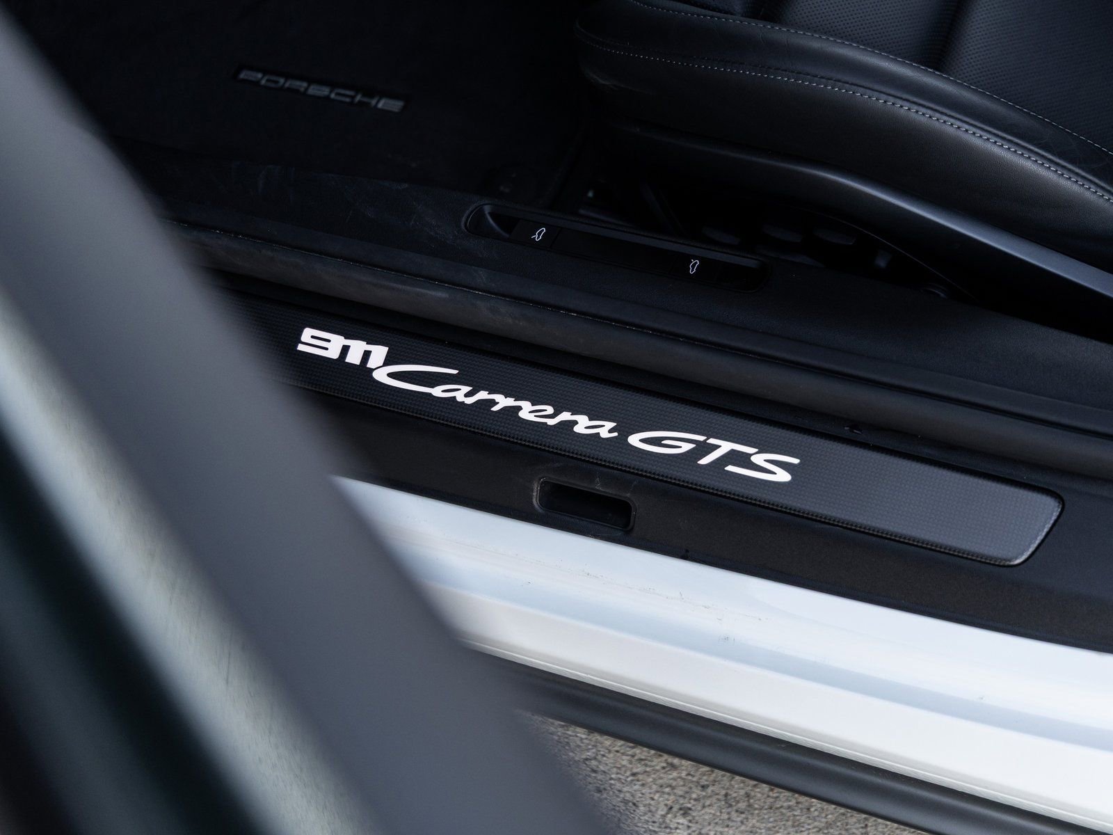 Certified 2025 Porsche 911 Carrera GTS image 28