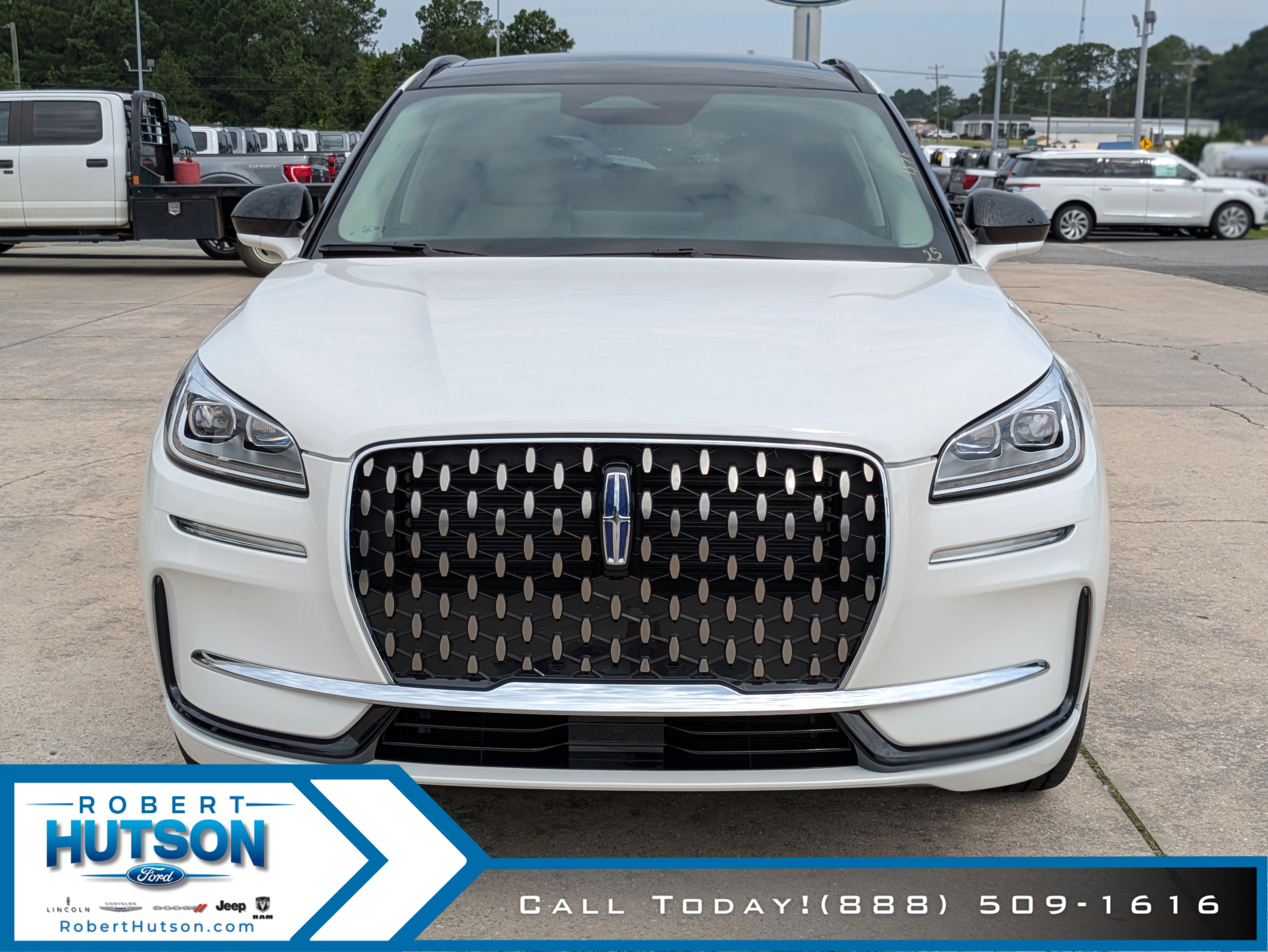 New 2025 Lincoln Corsair Grand Touring image 3