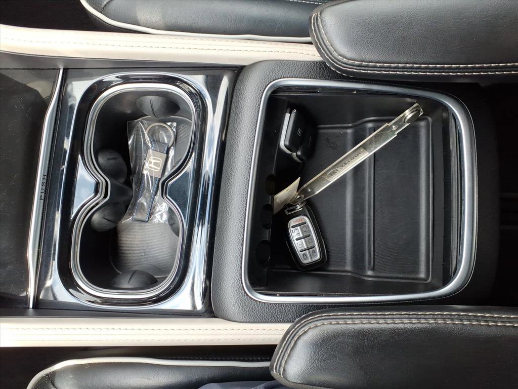 Used 2023 Chrysler Pacifica Limited image 14