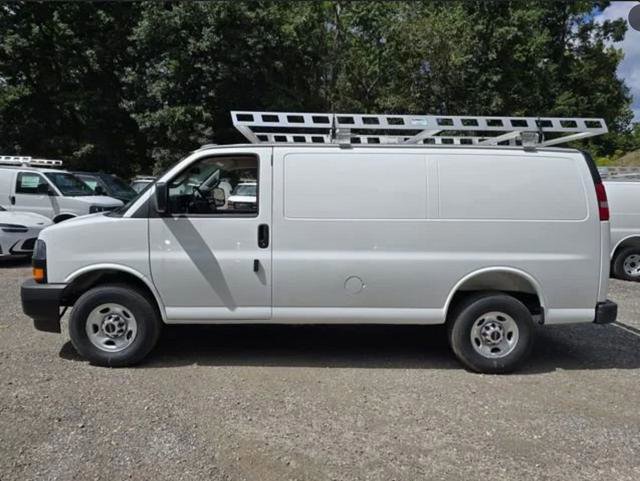 New 2026 GMC Savana 2500 w/ Driver Convenience Package RWD image 2
