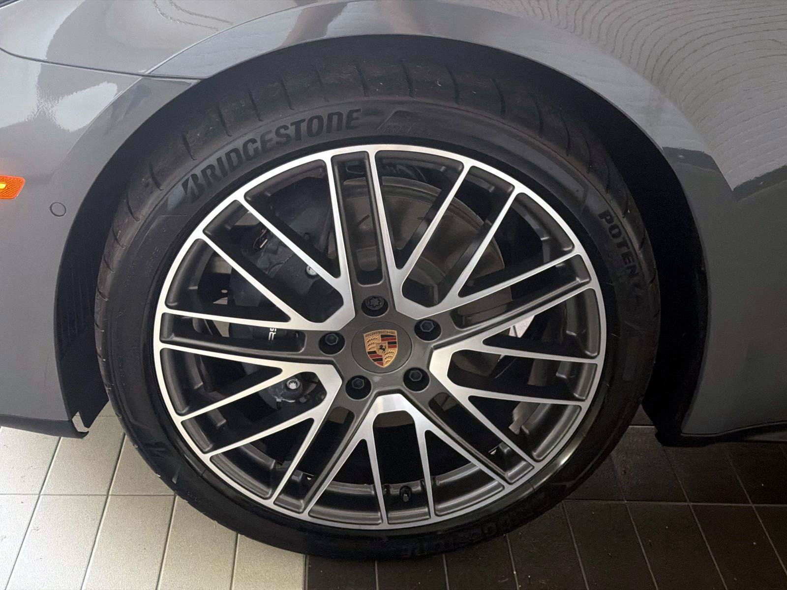New 2026 Porsche Panamera 4 AWD/4WD image 12