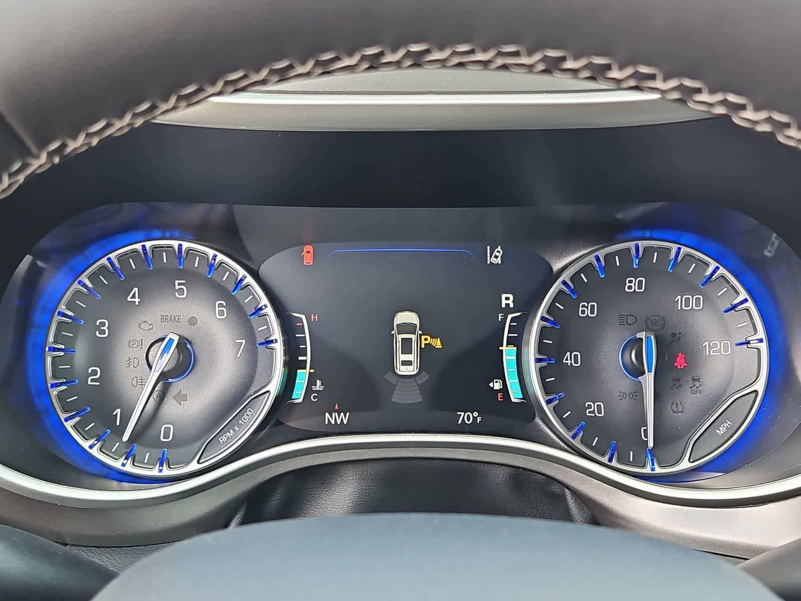 Used 2024 Chrysler Pacifica Touring-L FWD image 35