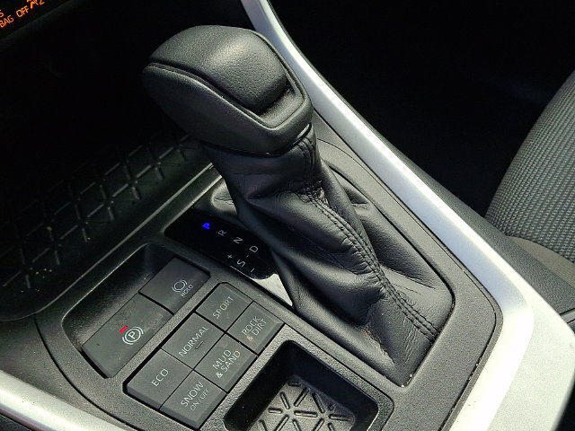Certified 2024 Toyota RAV4 LE AWD/4WD image 10