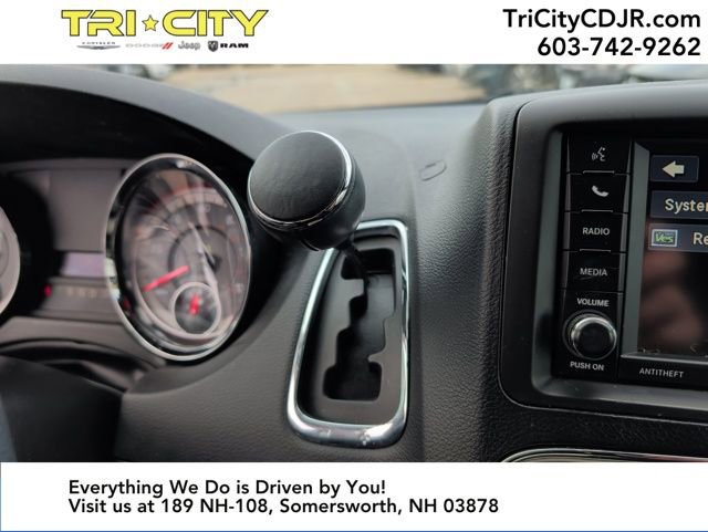 Used 2016 Dodge Grand Caravan SXT image 30