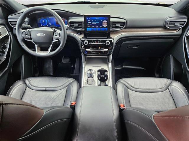 Used 2023 Ford Explorer Platinum w/ Equipment Group 601A AWD/4WD image 20