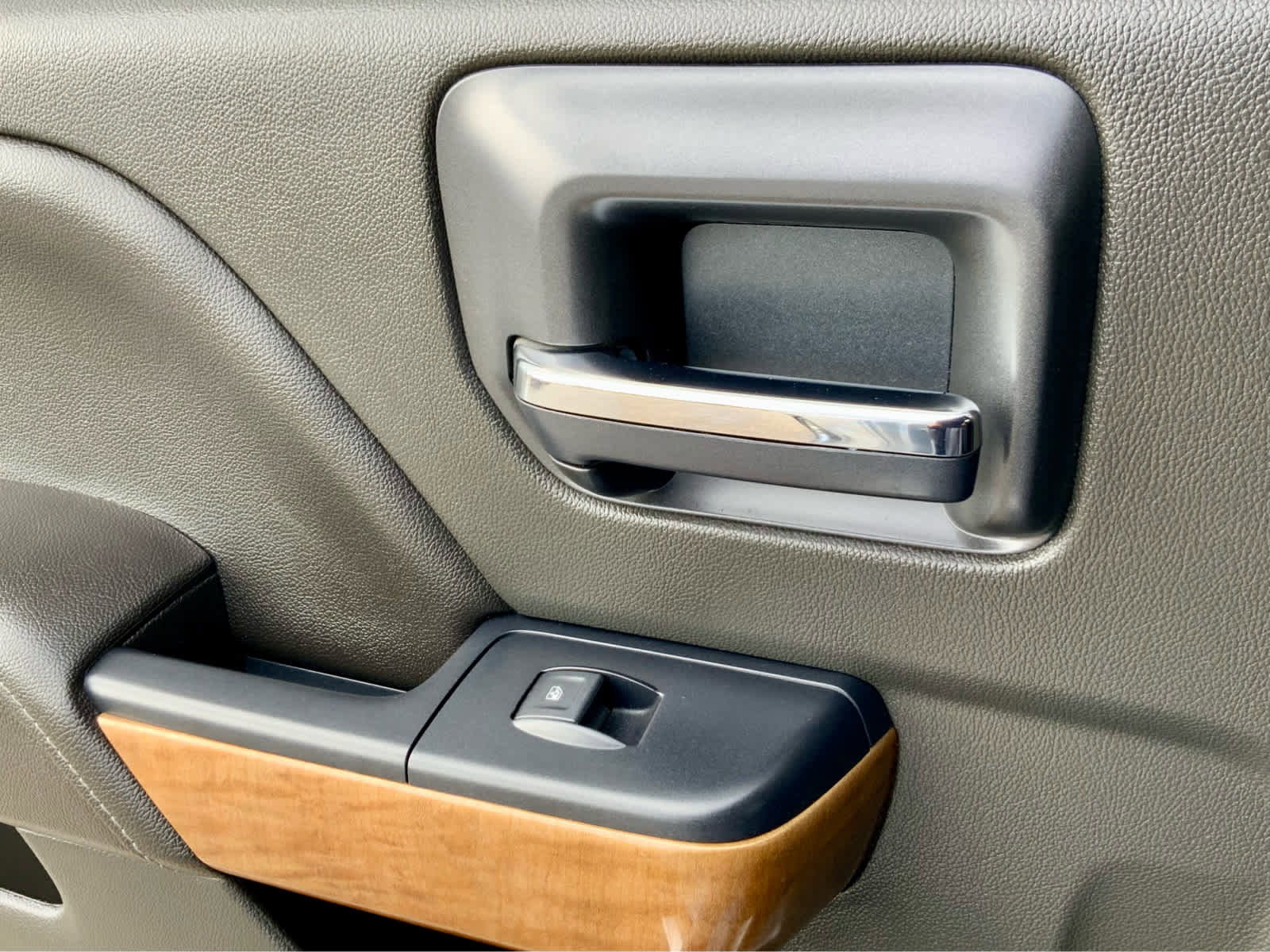 Used 2018 Chevrolet Silverado 1500 LTZ w/ Max Trailering Package image 52