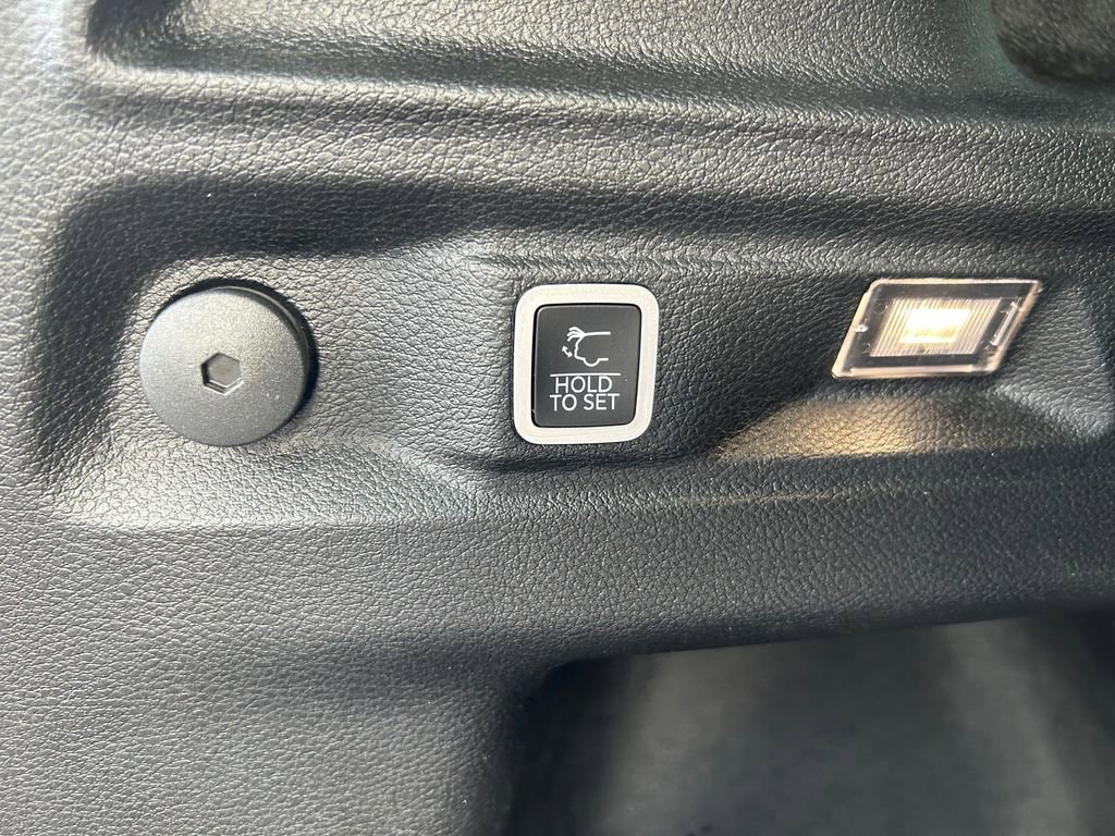 Certified 2023 Jeep Grand Cherokee L Laredo AWD/4WD image 29