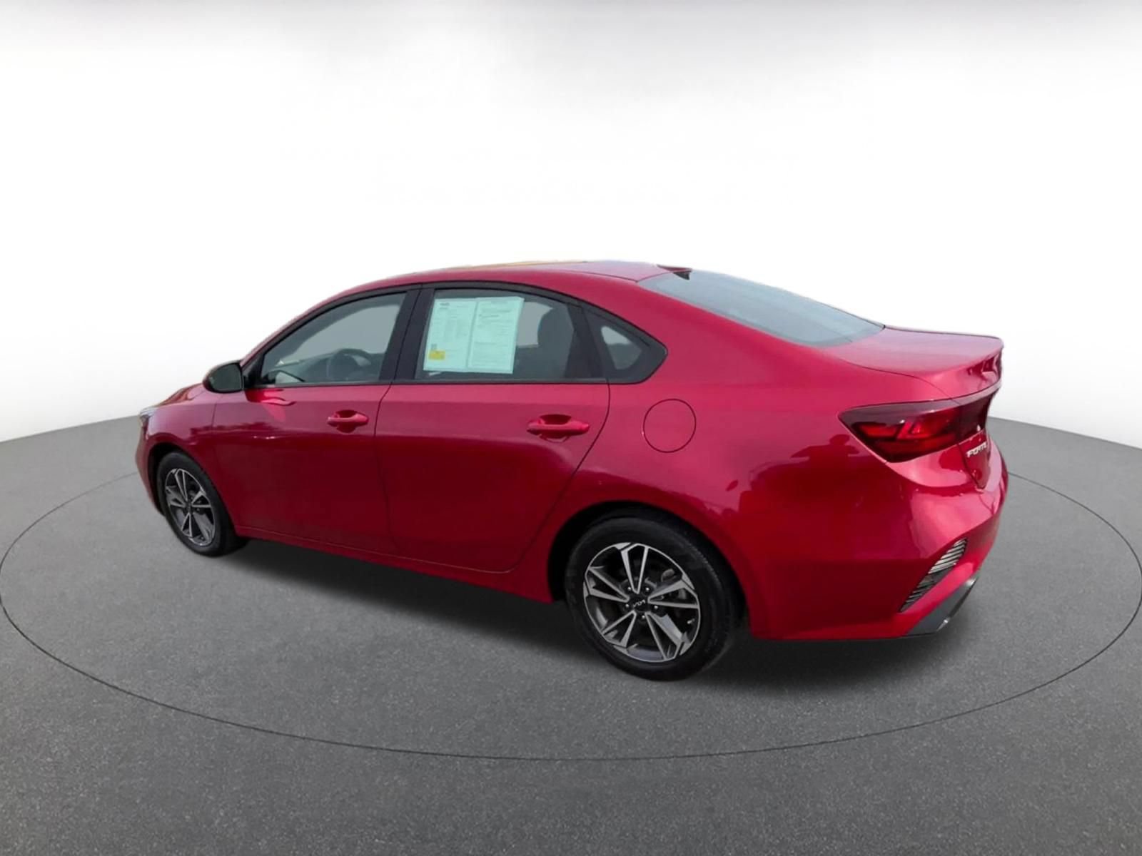 Used 2024 Kia Forte LXS FWD image 9