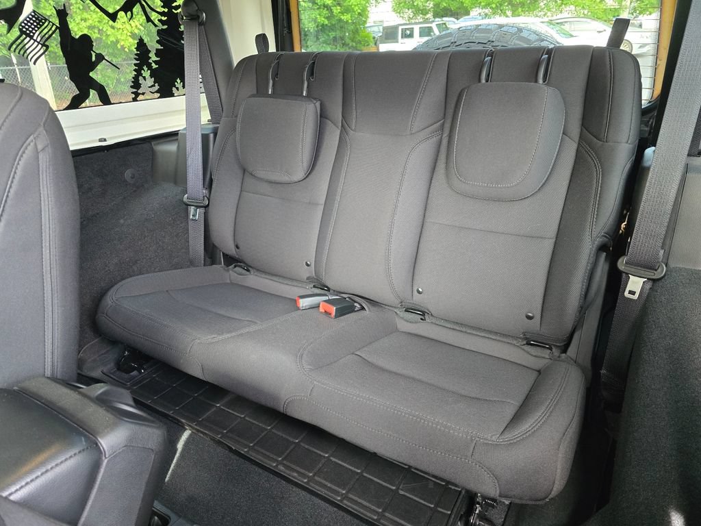 Used 2022 Jeep Wrangler Sport AWD/4WD image 14