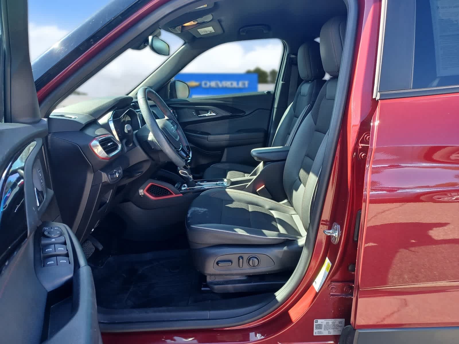 Used 2023 Chevrolet TrailBlazer RS w/ Convenience Package FWD image 7