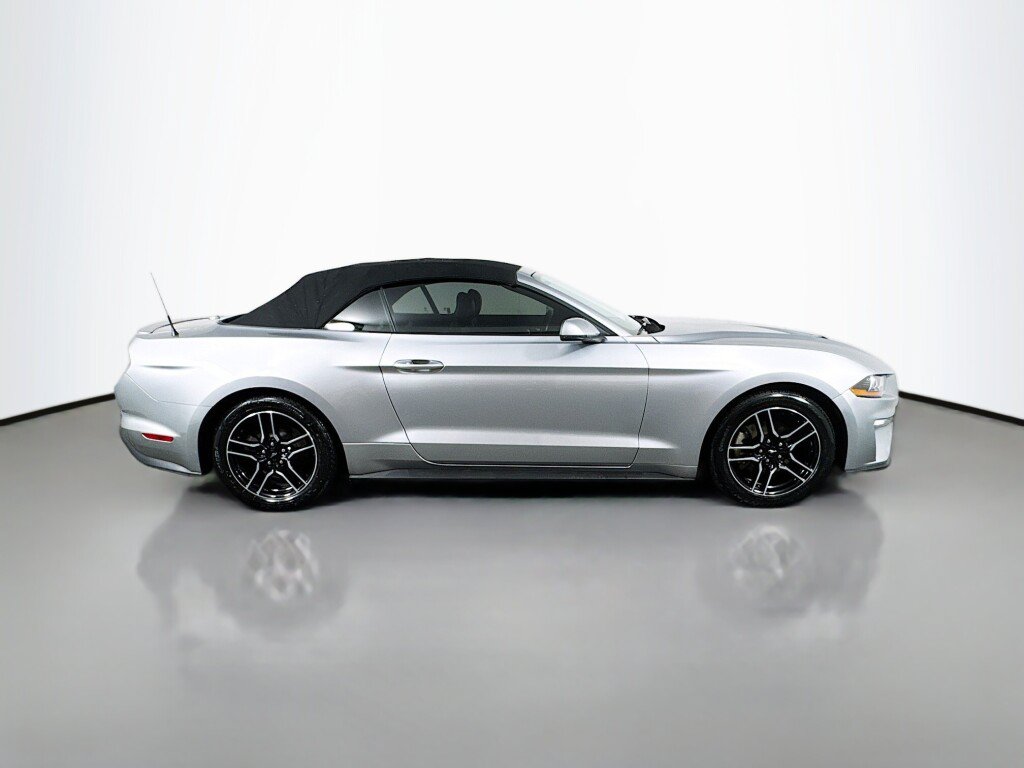 Used 2020 Ford Mustang Premium RWD image 7