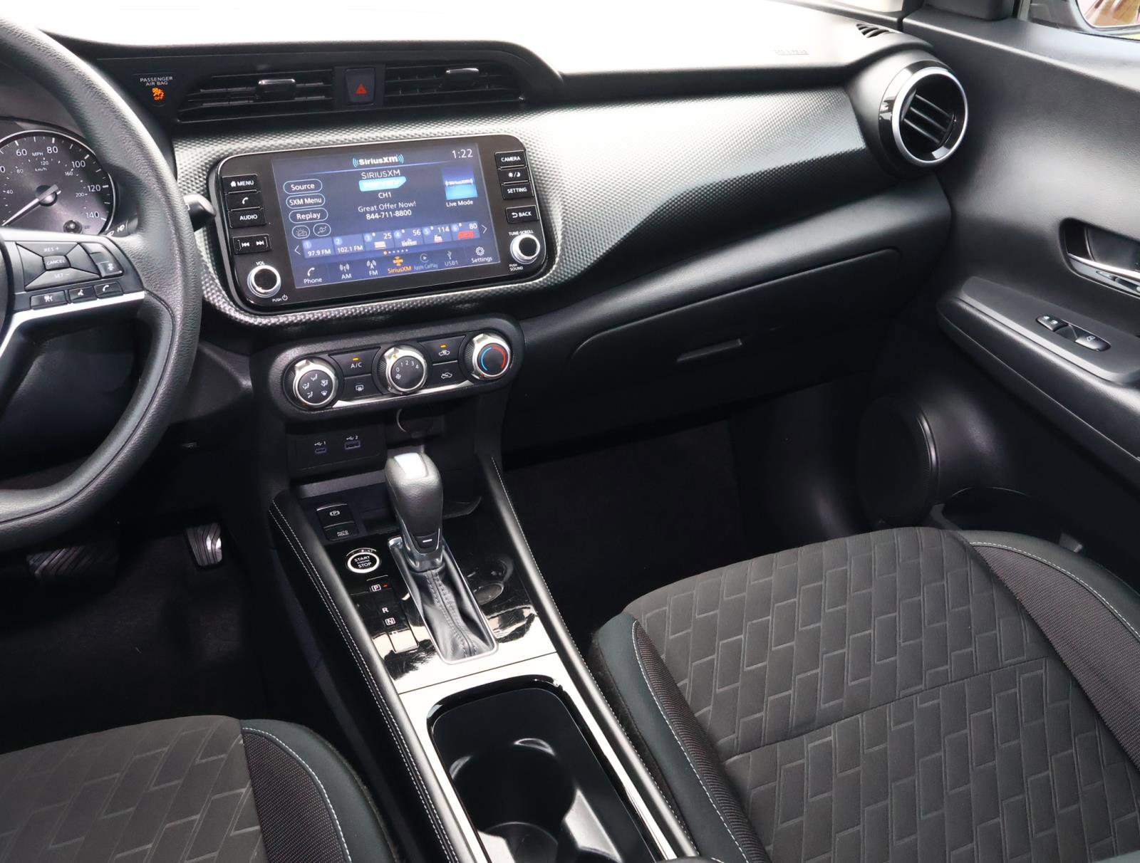 Used 2024 Nissan Kicks SV FWD image 11