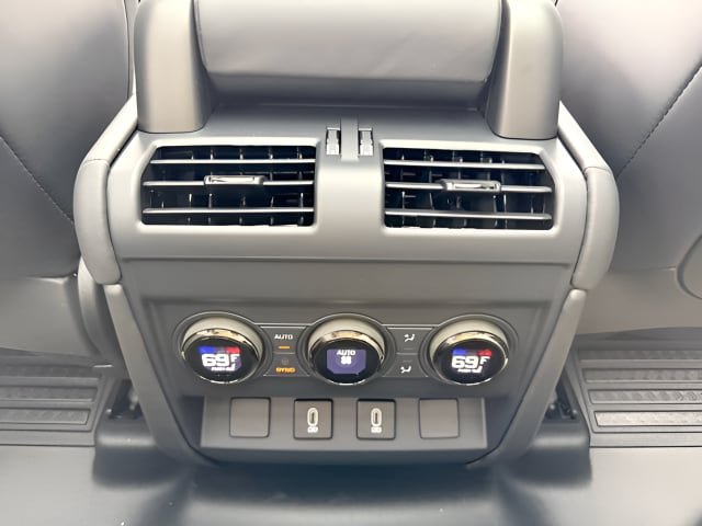 New 2026 Land Rover Defender 110 OCTA AWD/4WD image 87