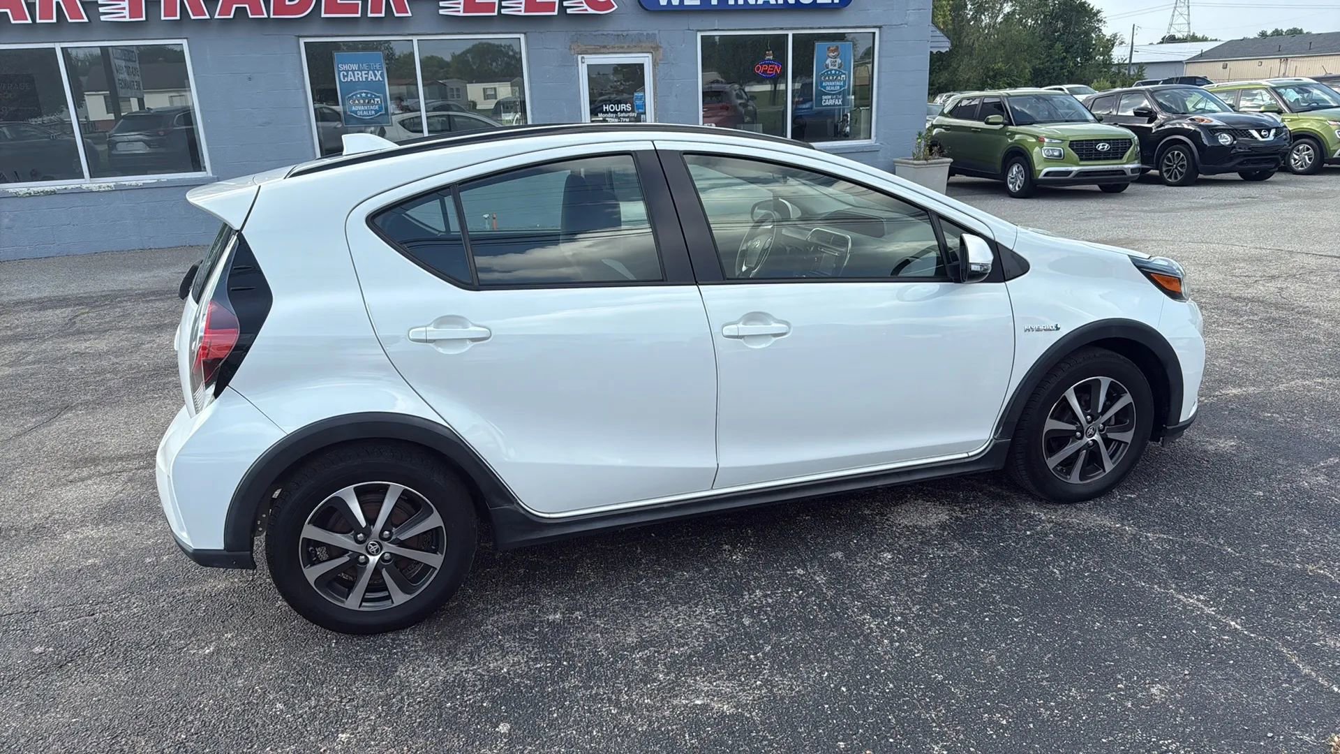 Used 2018 Toyota Prius C One image 6