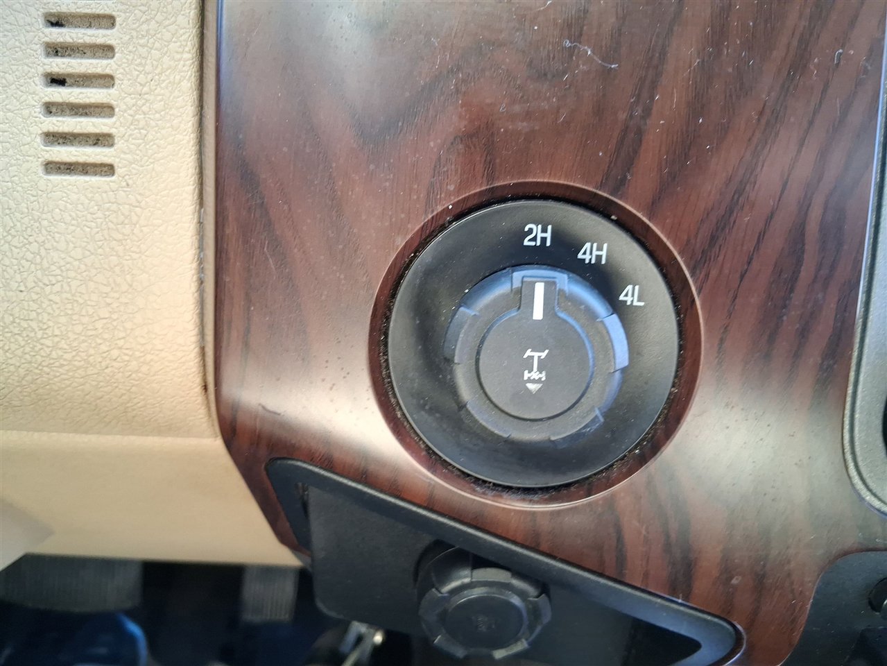 Used 2012 Ford F250 Lariat w/ Lariat Interior Pkg image 58