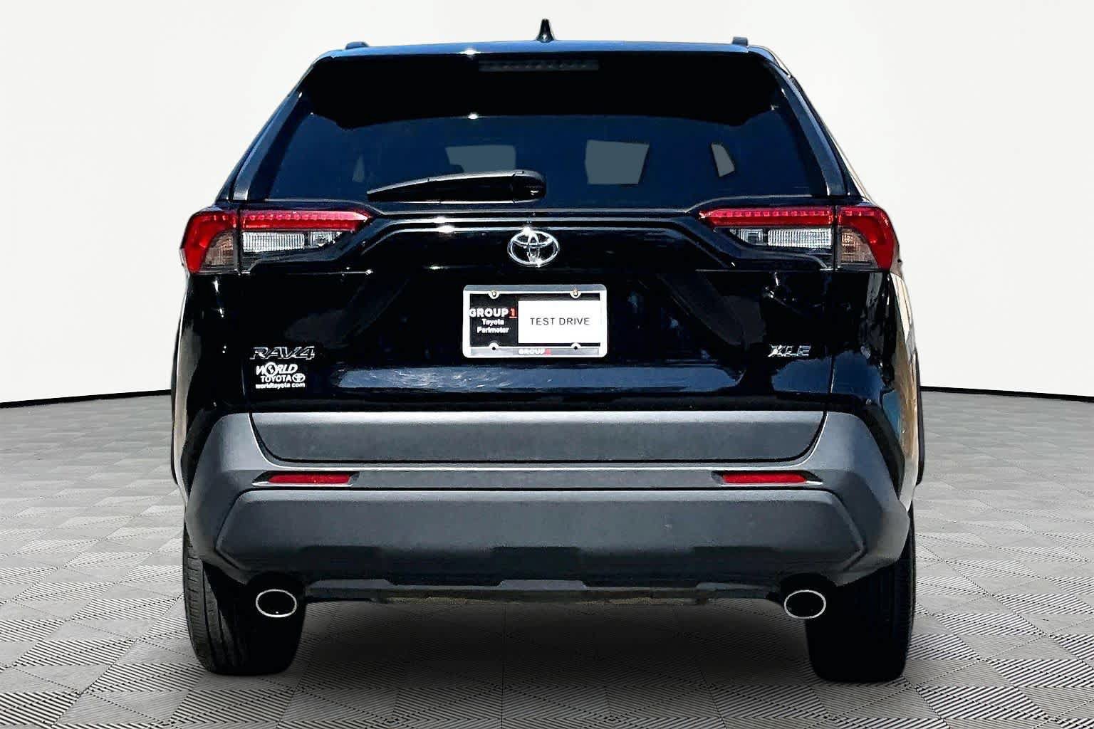 Certified 2025 Toyota RAV4 XLE FWD image 5