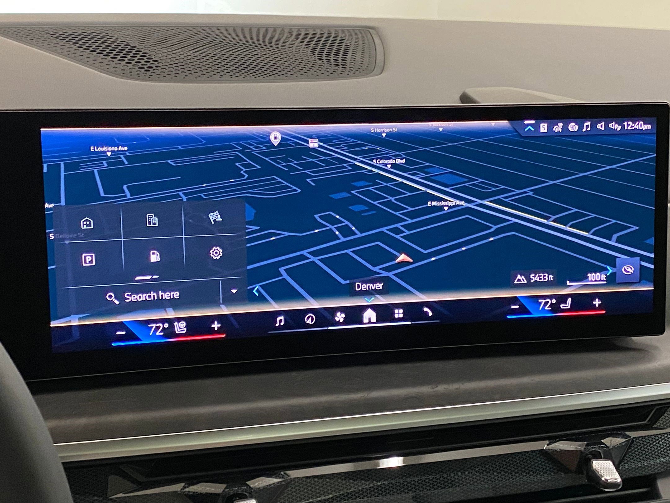 New 2026 BMW X6 xDrive40i w/ Climate Comfort Package image 26