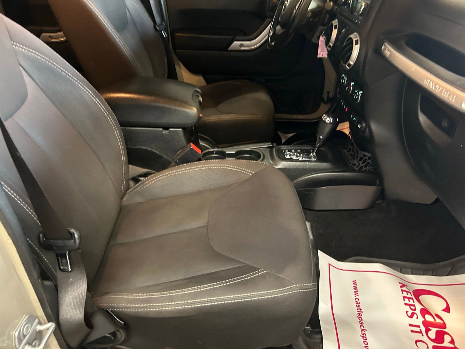 Used 2017 Jeep Wrangler Unlimited Sahara image 30