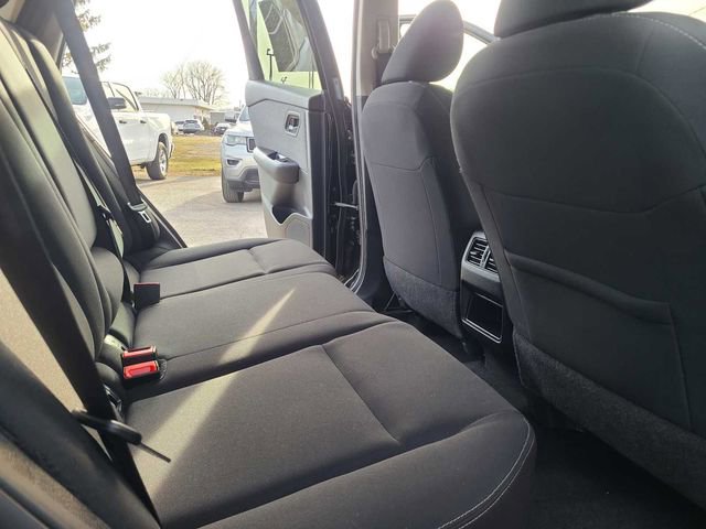 Used 2023 Nissan Rogue S image 18