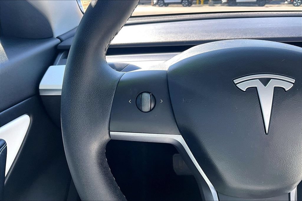 Used 2020 Tesla Model 3 Long Range AWD/4WD image 18
