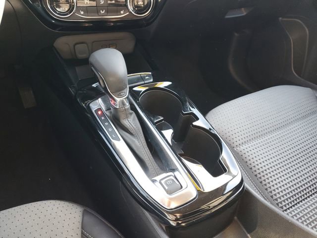 Used 2025 Chevrolet Trax LT w/ LT Convenience Package image 25