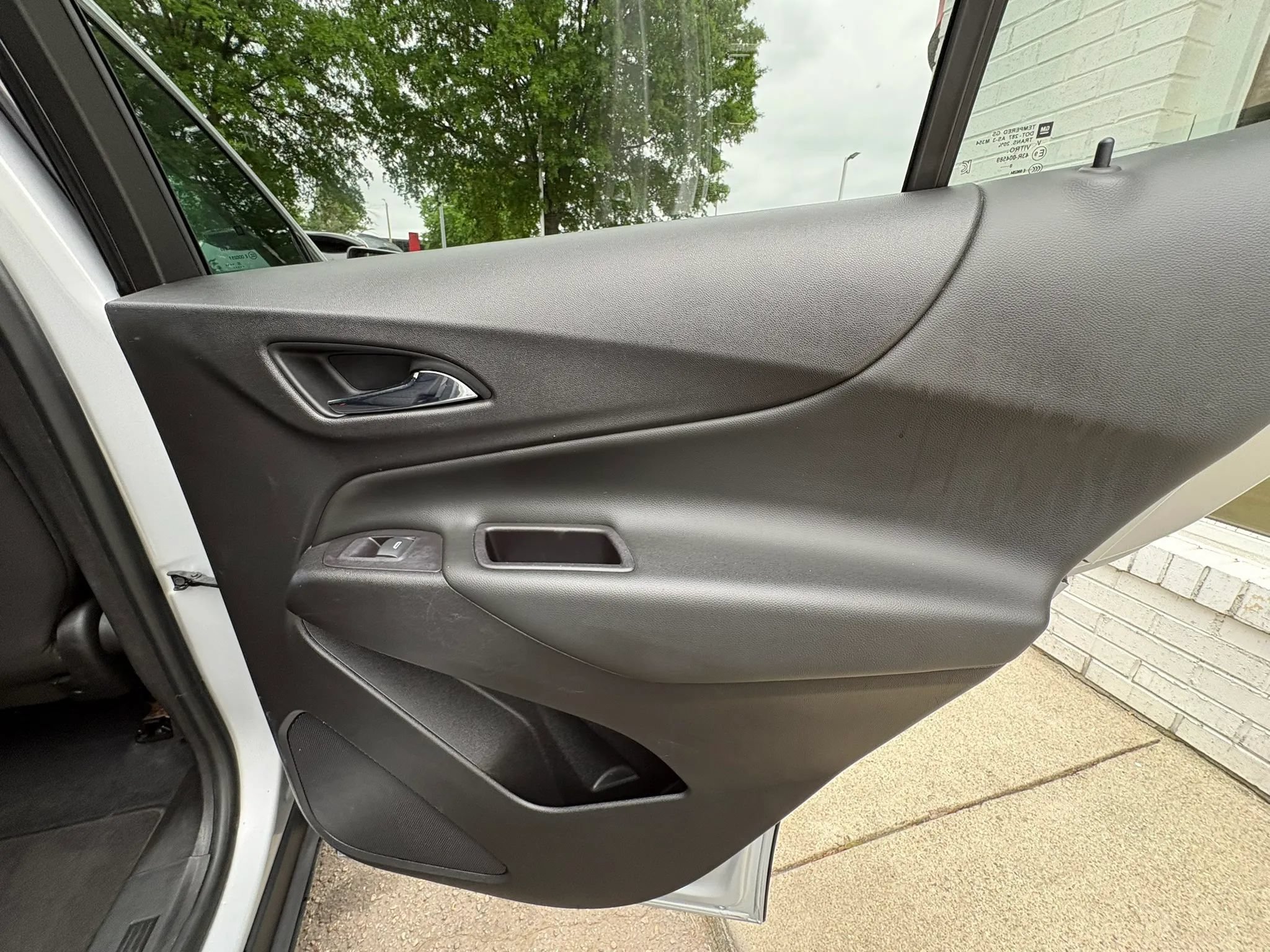 Used 2021 Chevrolet Equinox LT AWD/4WD image 18