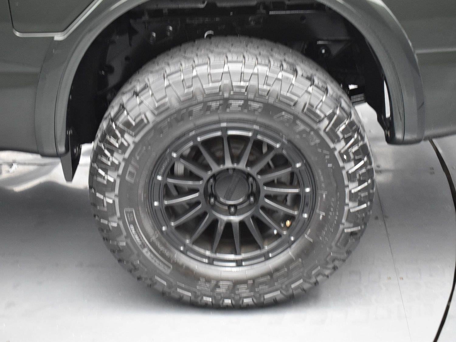 Used 2019 Nissan Titan PRO-4X w/ Pro-4x Convenience Package AWD/4WD image 34