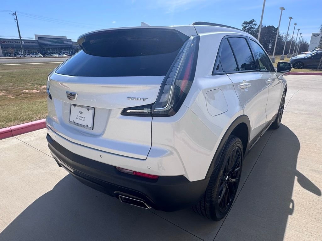 Used 2022 Cadillac XT4 Sport w/ Technology Package image 5