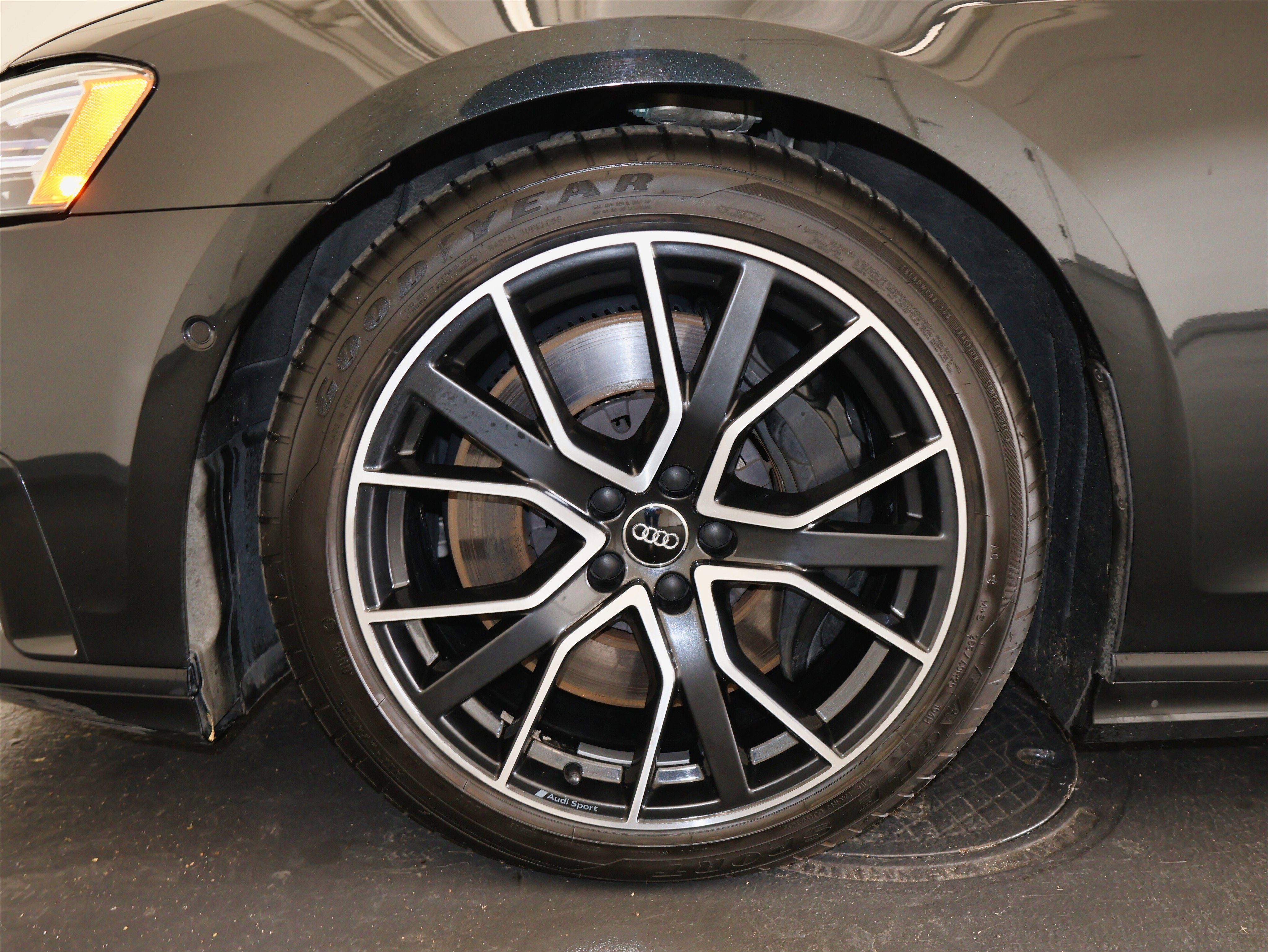 Used 2020 Audi A8 L 4.0T w/ Executive Package image 15