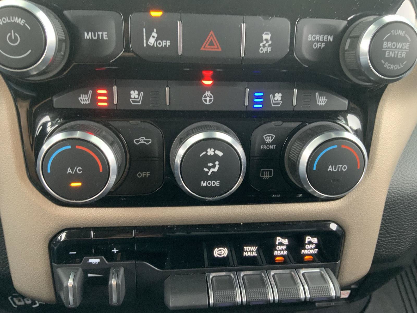 Used 2024 RAM 2500 Laramie w/ Safety Group AWD/4WD image 43