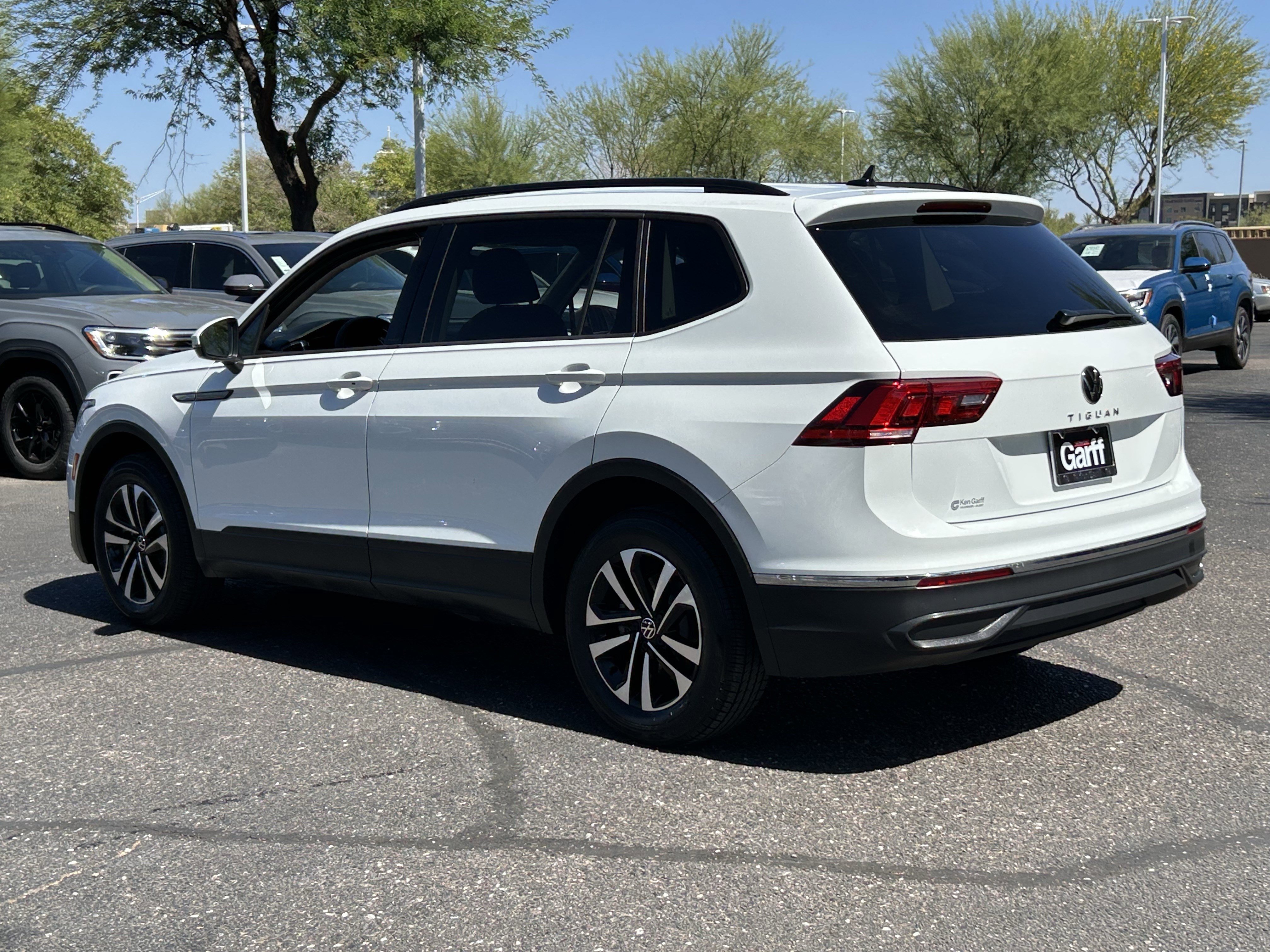 Used 2023 Volkswagen Tiguan S FWD image 3