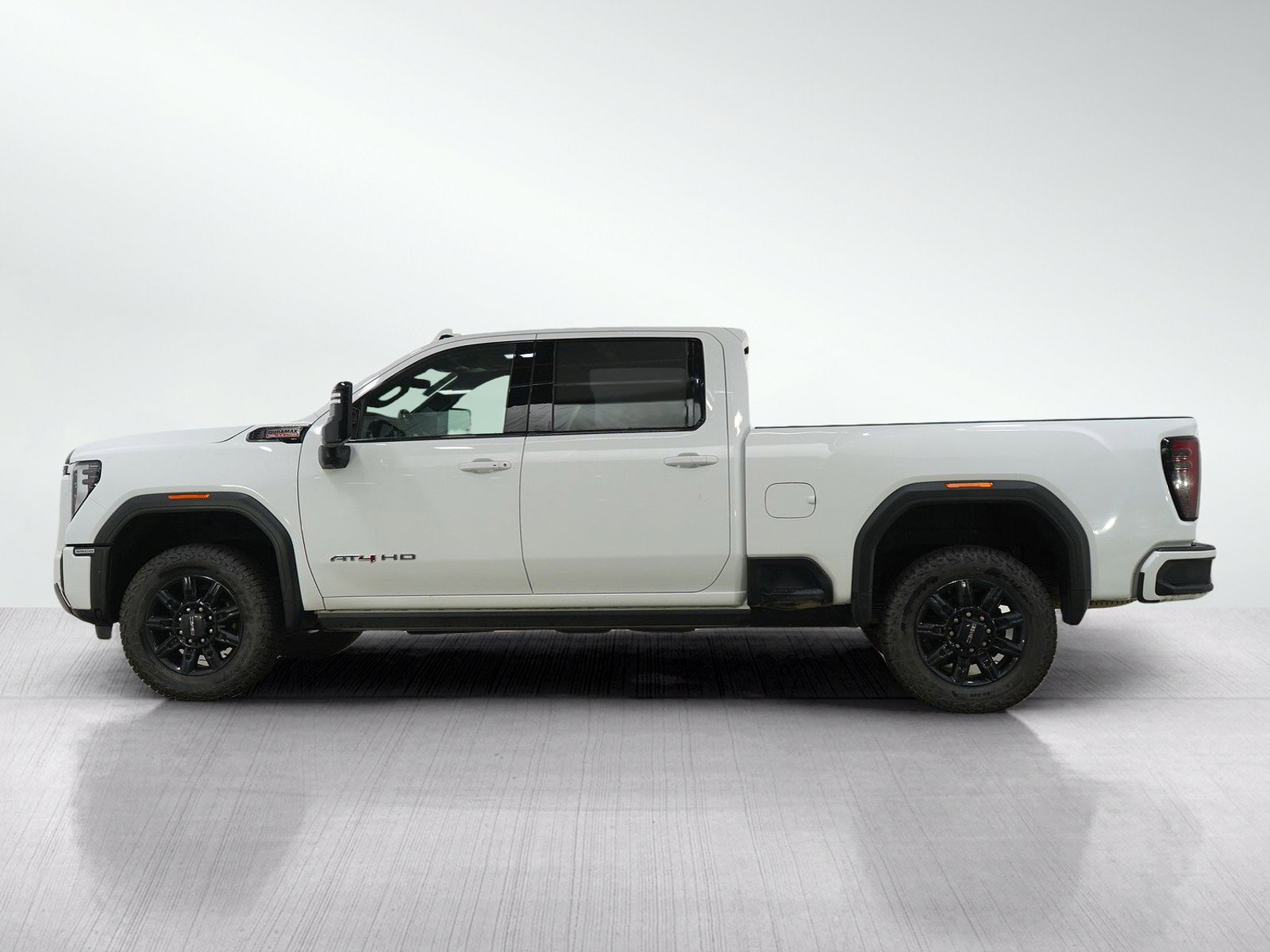 Used 2024 GMC Sierra 3500 AT4 AWD/4WD image 3