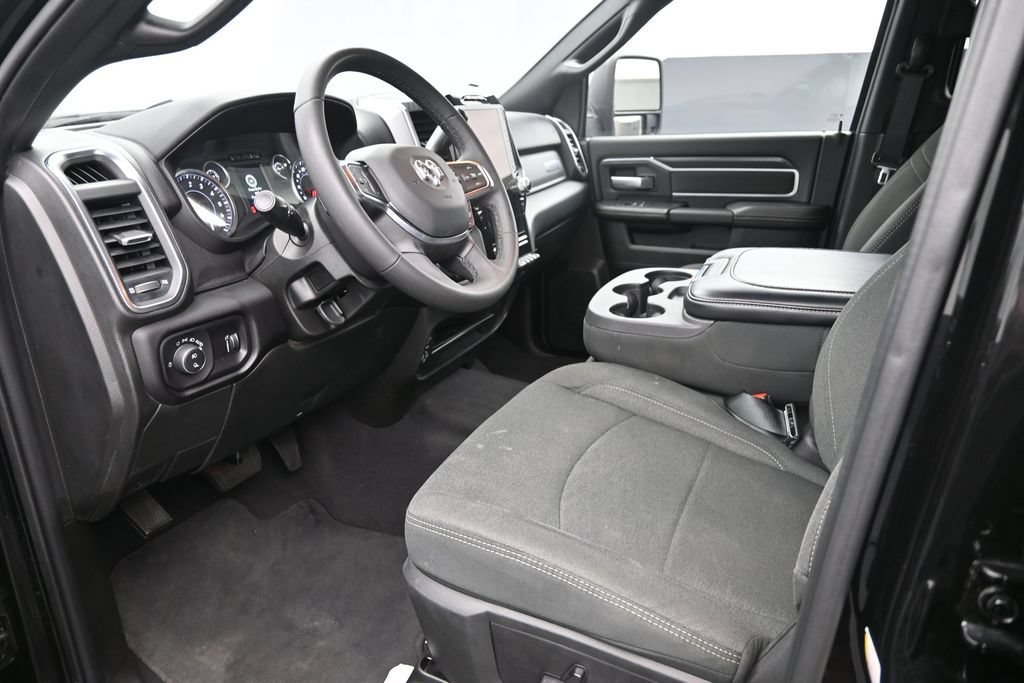 Used 2025 RAM 2500 Big Horn AWD/4WD image 9