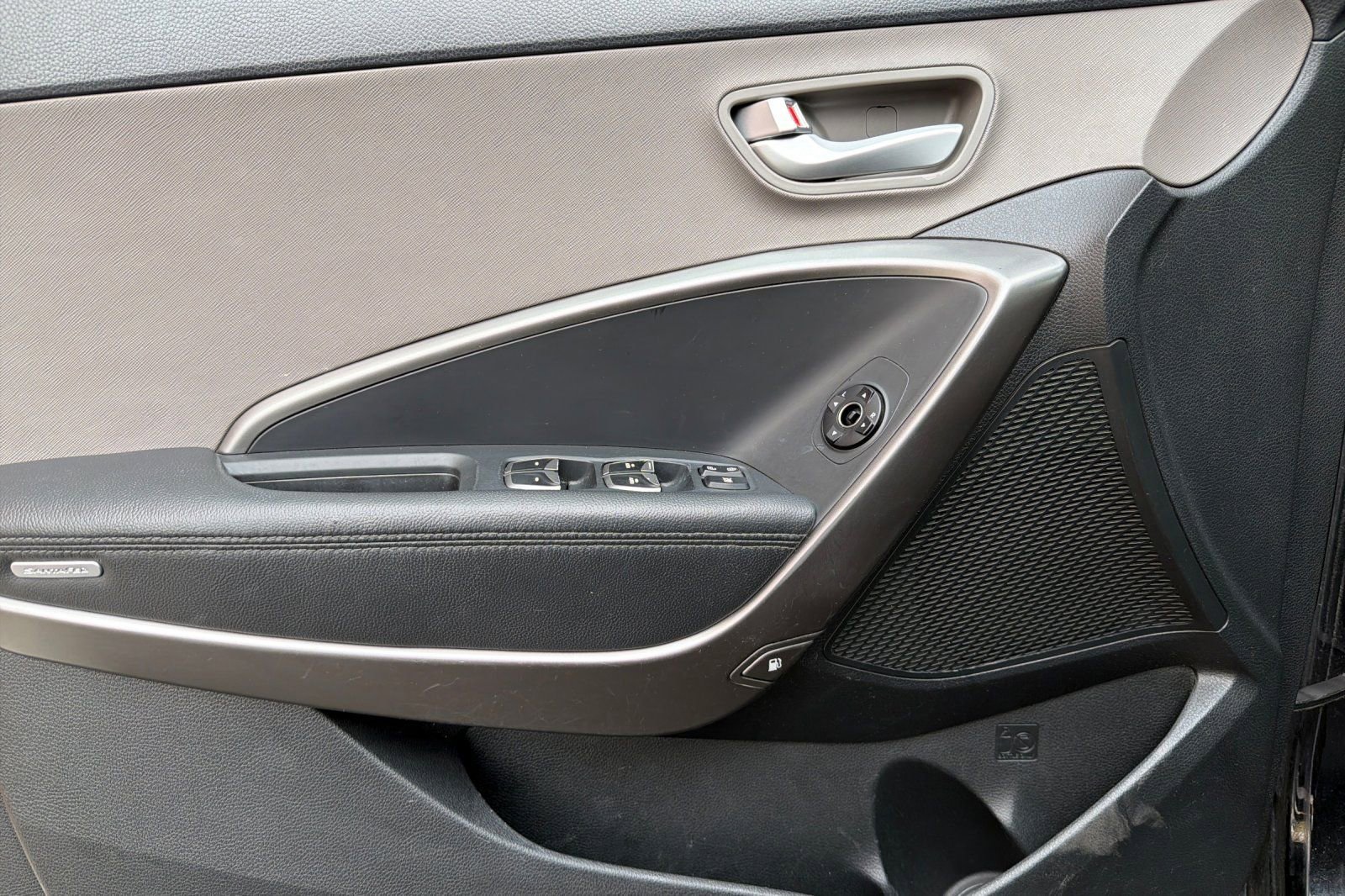 Used 2017 Hyundai Santa Fe SE image 12