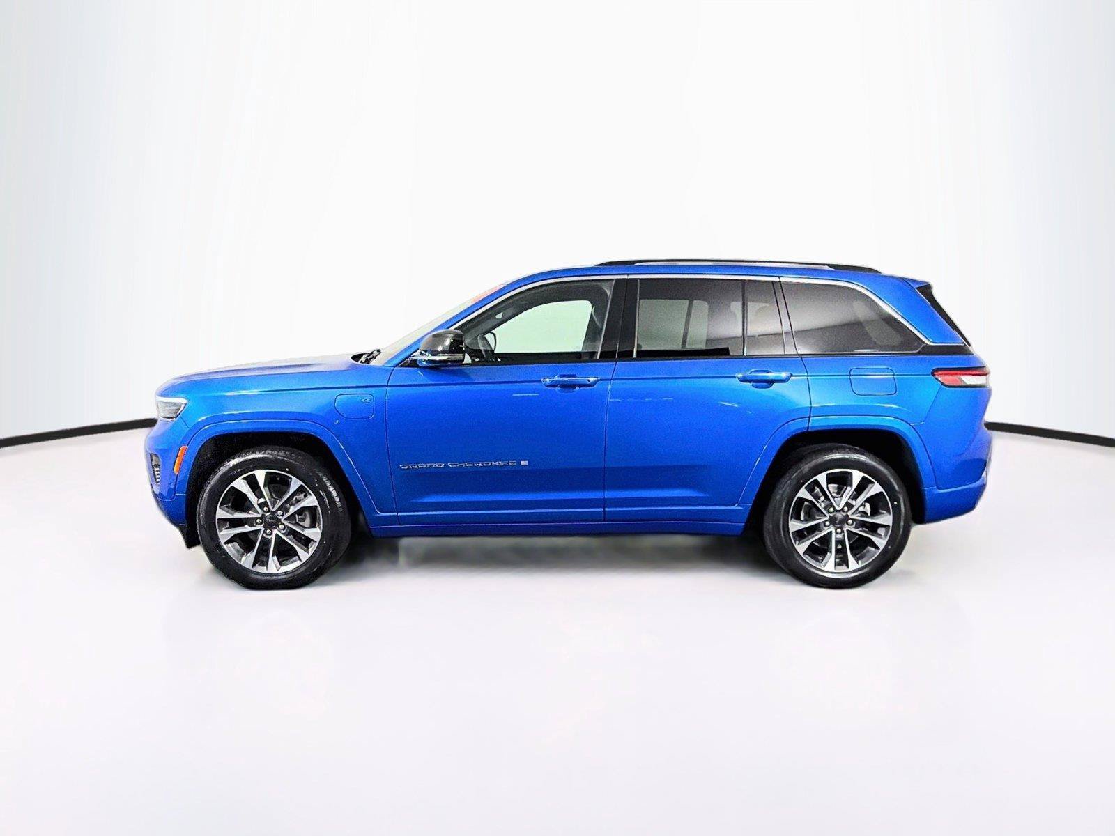 Used 2022 Jeep Grand Cherokee Overland w/ Advanced Protech Group III AWD/4WD image 8