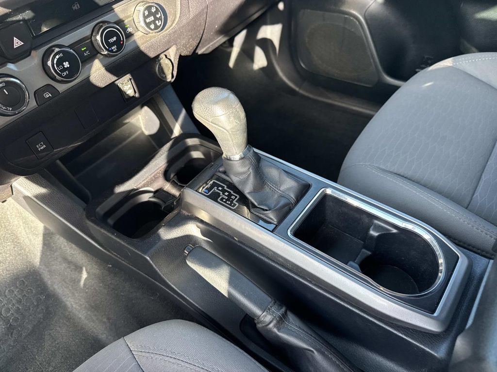 Used 2017 Toyota Tacoma SR5 w/ Tow Package image 28