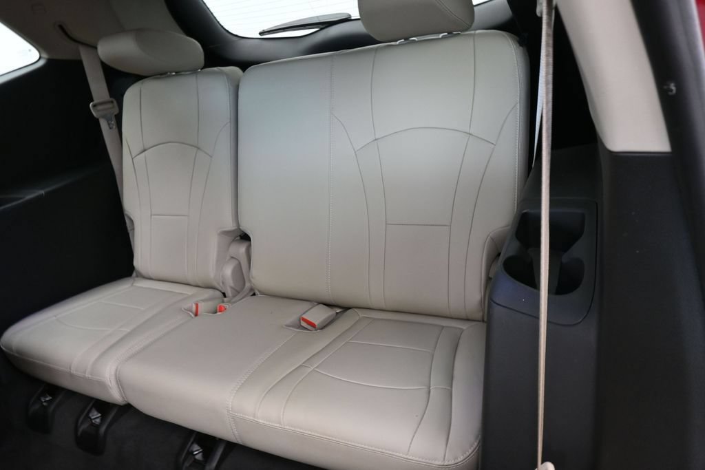 Used 2020 Buick Enclave Essence FWD image 31