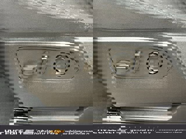 Used 2024 Chevrolet Silverado 2500 LT AWD/4WD image 31