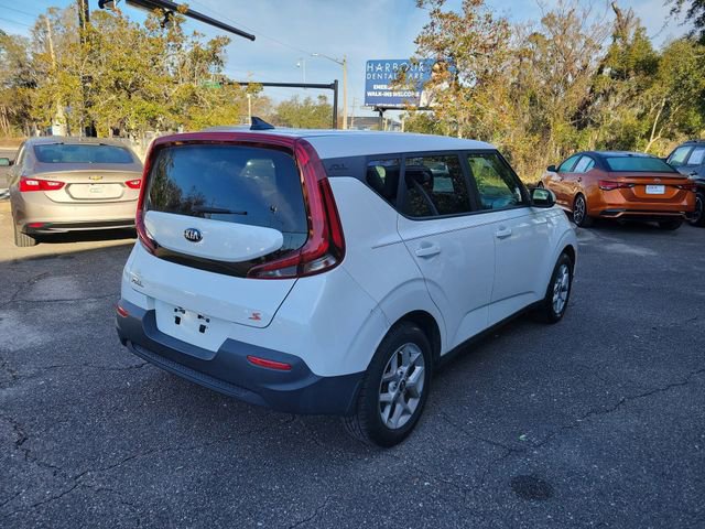 Used 2020 Kia Soul S image 2