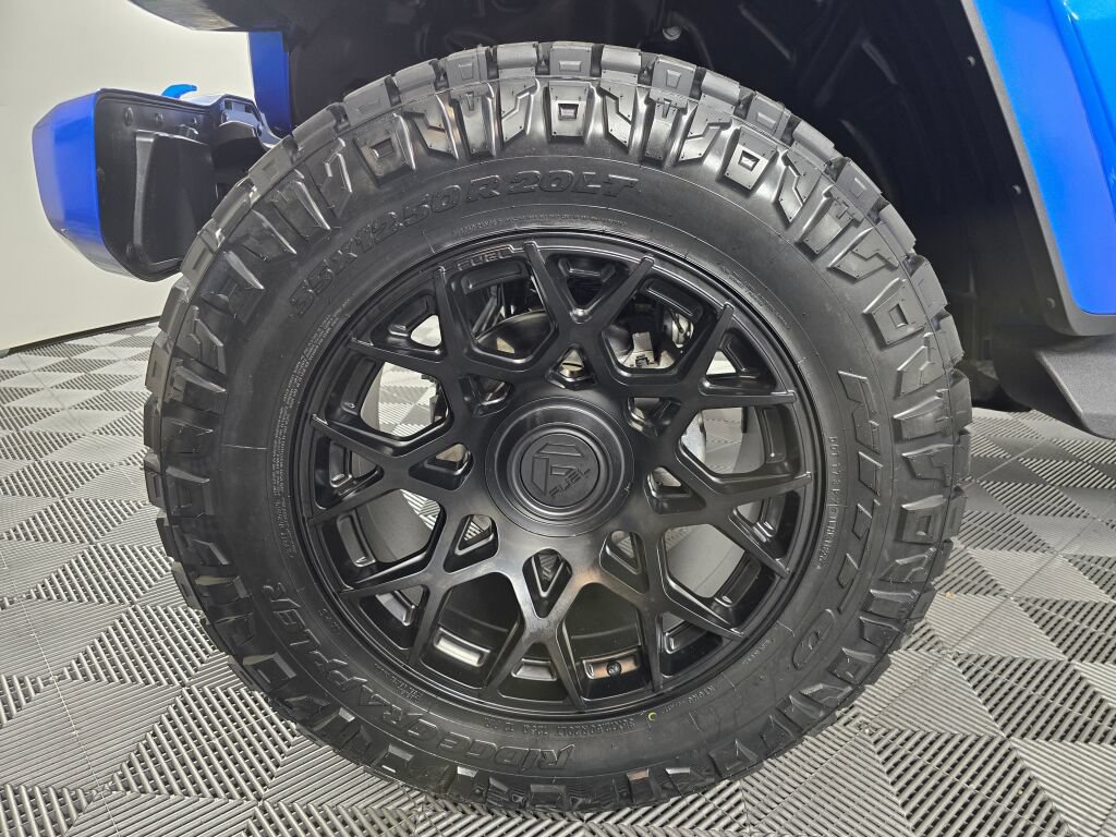 Used 2023 Jeep Wrangler Unlimited Sahara AWD/4WD image 9