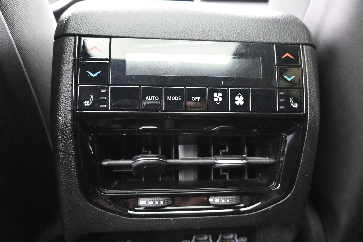 Used 2021 Jeep Grand Cherokee L Overland w/ Luxury Tech Group IV image 16