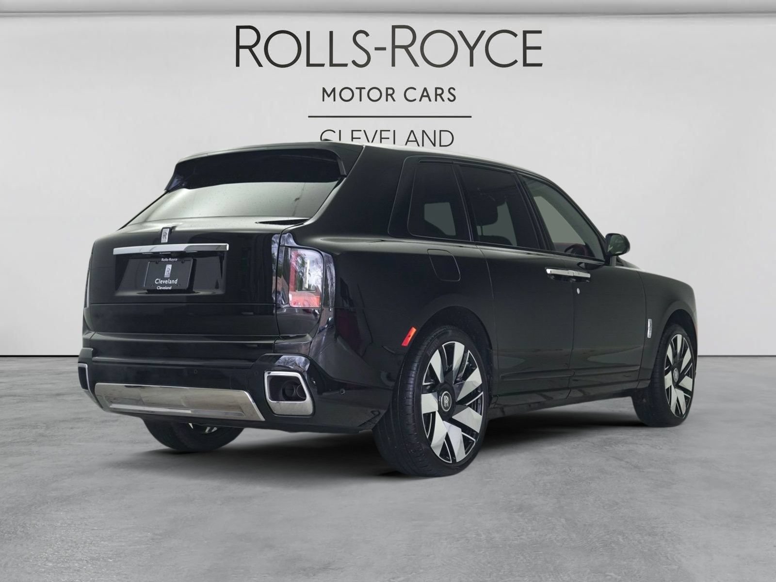 Certified 2025 Rolls-Royce Cullinan AWD/4WD image 50