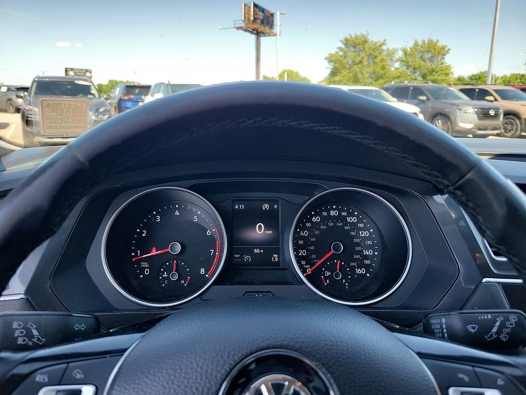 Used 2018 Volkswagen Tiguan SE AWD/4WD image 18