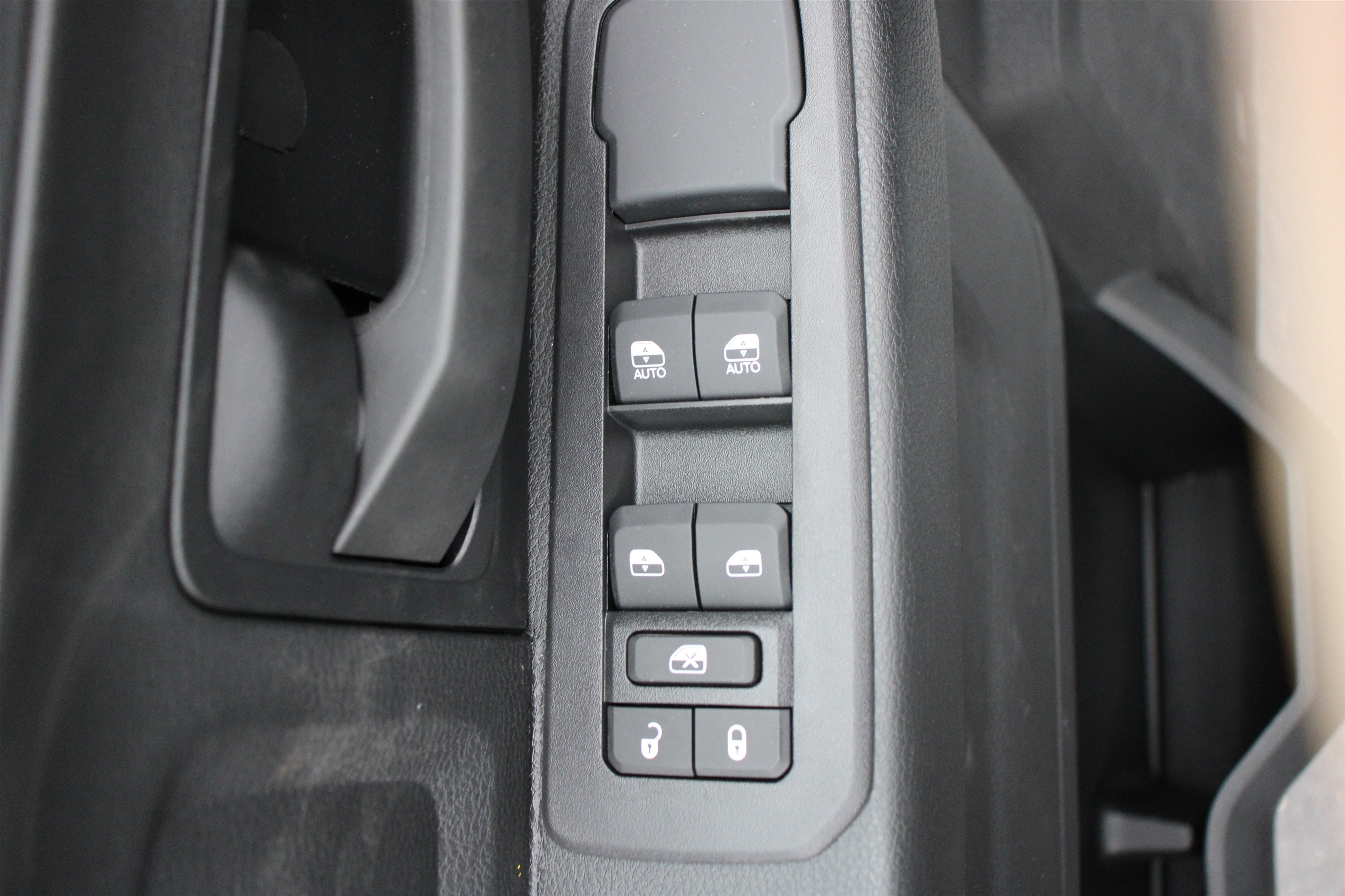 Used 2025 RAM 3500 Tradesman w/ Chrome Appearance Group image 7